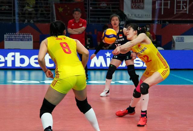 中国女排3比0横扫波兰队