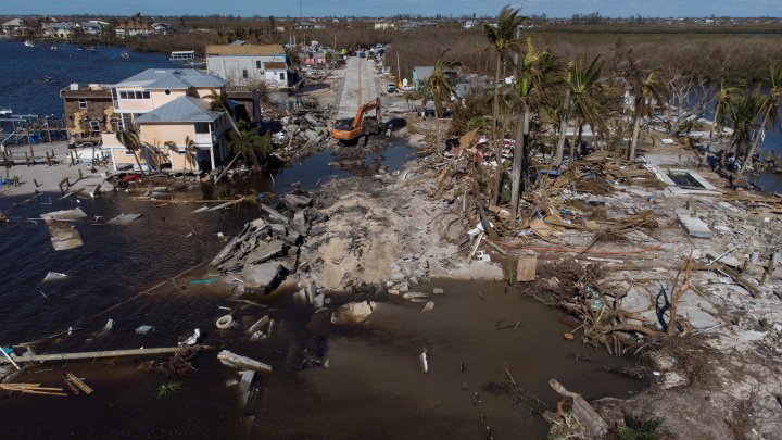 美国至少80人因飓风“伊恩”遇难