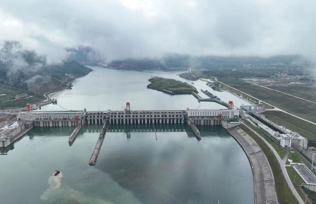 广西大藤峡水利枢纽右岸3号机组正式投产发电