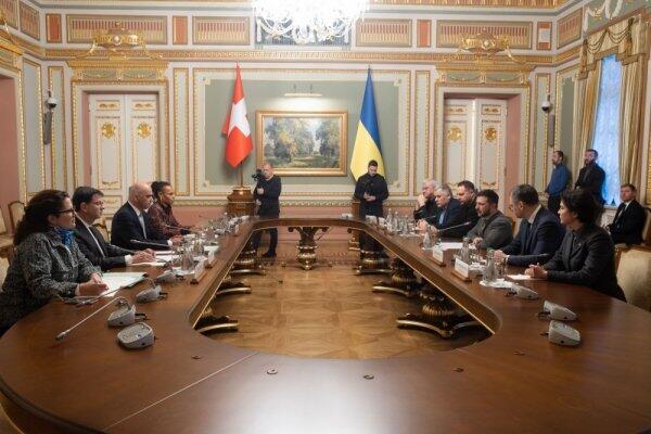 乌克兰总统泽连斯基与瑞士联邦主席举行会谈