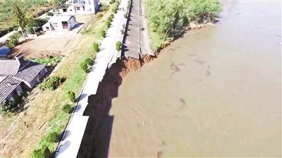 扬中长江大堤坍塌240米