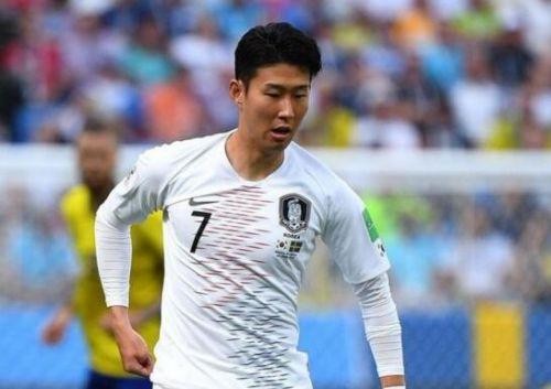 新疆天山雪豹队队蒙古族球员_零二年世界杯韩国队有多少球员在场_脚踩熊猫杯的韩国球员叫什么