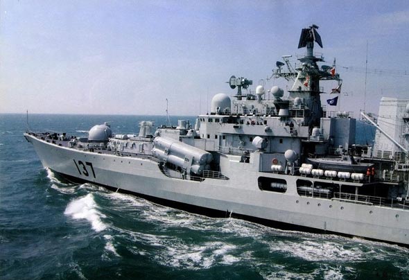 图文：中国海军137福州号现代级驱逐舰