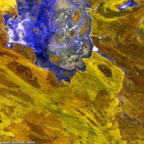 多彩地球艺术：太空看美国加州“死亡谷”