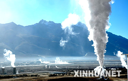 1月9日，西藏自治区羊八井地热电厂正在发电。 入冬以来，我国最大地热电厂、海拔4300米的西藏自治区羊八井地热电厂增加发电，以缓解冬春季枯水期的电力供需矛盾。 