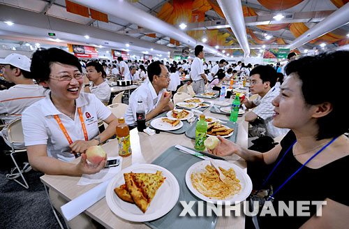 这是奥运村餐厅（7月4日摄）。 新华社记者张国俊摄 