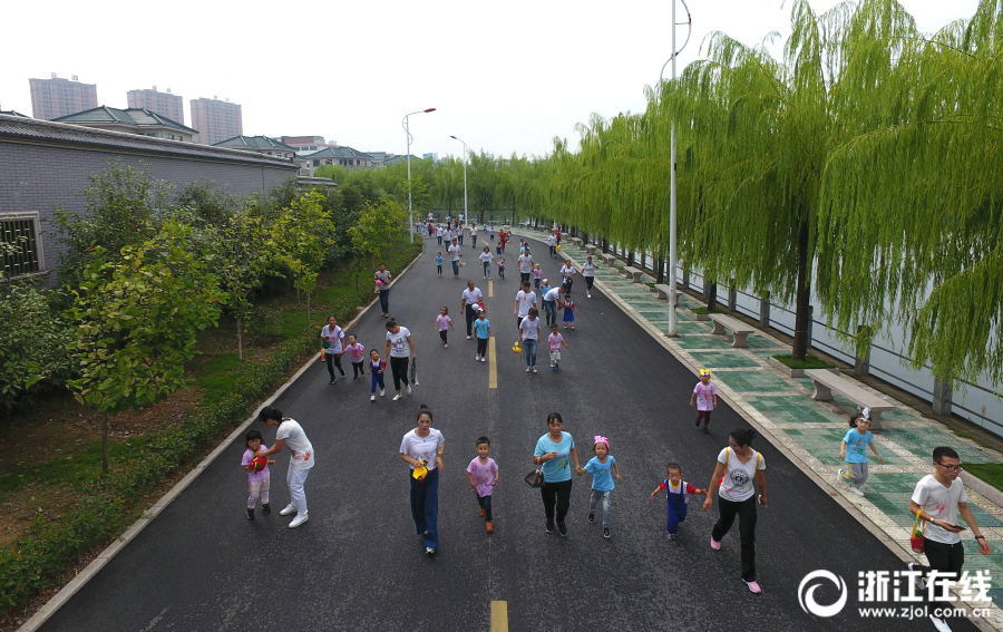 东阳亲子运动会欢乐跑起来142017年09月30日191319